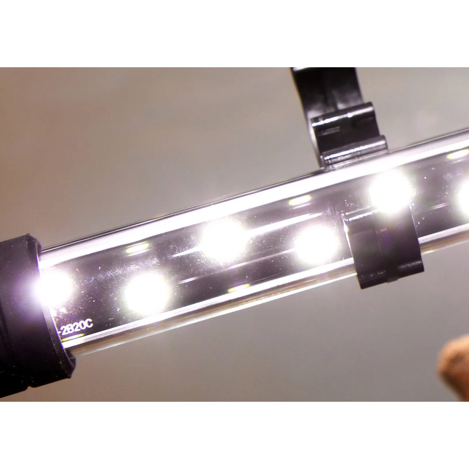 D-D Aqua-Pro Freshwater 600 Tank & Cabinet (Gloss White) - Image 4